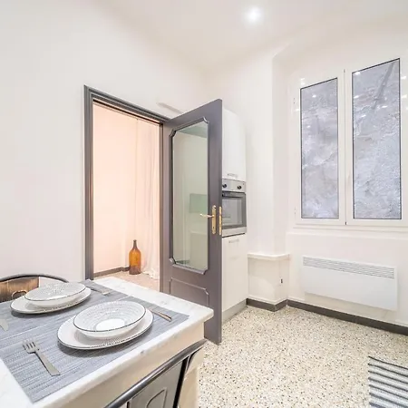 Central & Lovely In - Netflix! Apartment