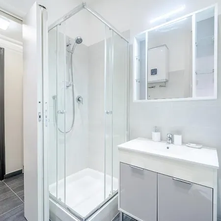 Central & Lovely In - Netflix! Apartment *