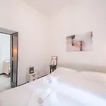 Central & Lovely In - Netflix! Lejlighed